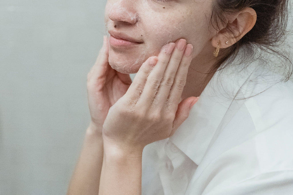 Best Face Wash for Dry Skin in Pakistan - Dermive Moisturizing Wash
