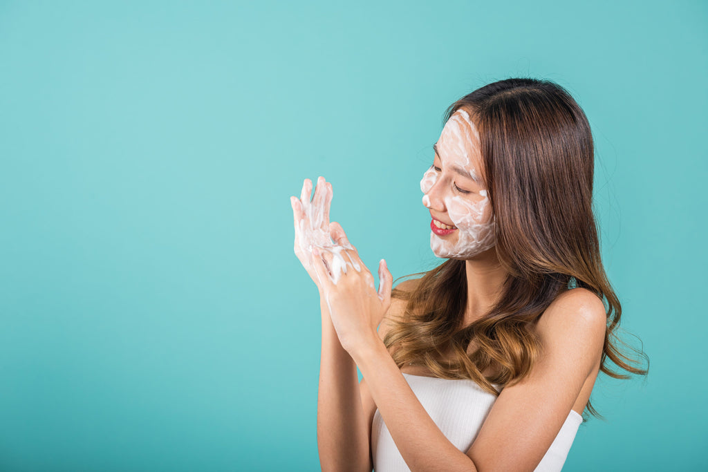 Best Face Wash for Oily Skin in Pakistan: Salicylic Acid or Mandelic Acid?