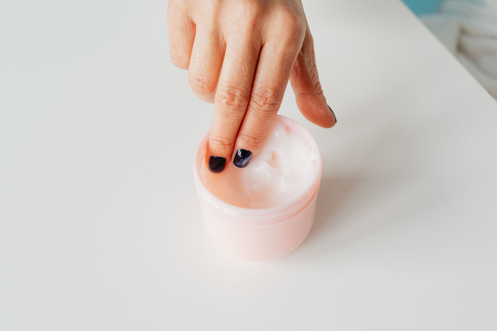 How to Use Dermive Oil Free Moisturizer: Morning vs. Night