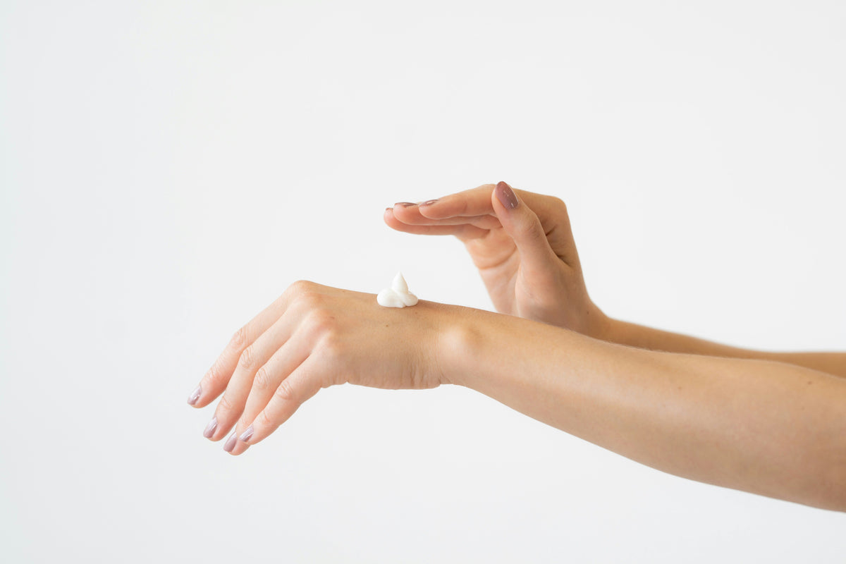How to Apply Sunblock Under Makeup: A Simple Routine for Every Skin Type